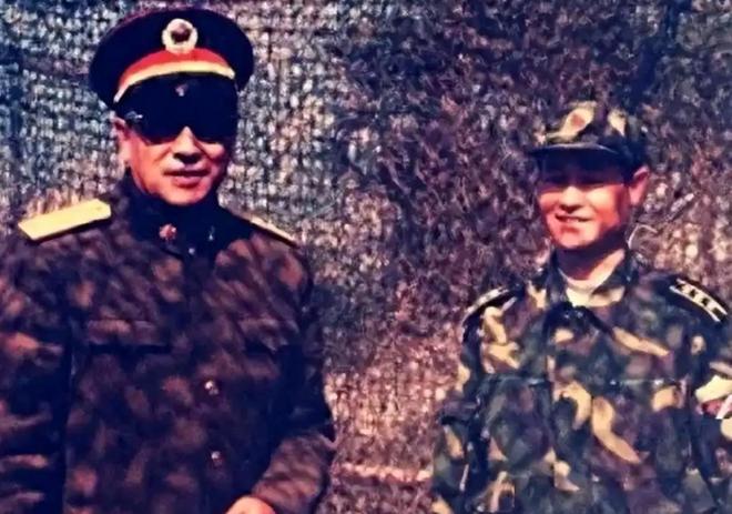 非常意外2009年开会时所用的茶杯是一个吃完的罐头瓶子(图3)