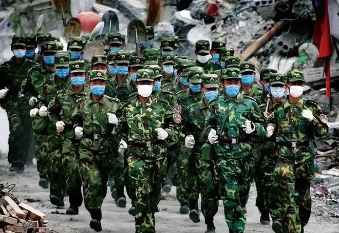 非常意外2009年开会时所用的茶杯是一个吃完的罐头瓶子(图22)