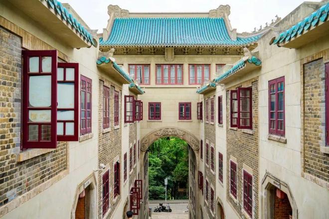 狮子精品夏令营 探访武汉大学、华中科大参观黄鹤楼、湖北省博物馆春假爆款武汉名校夏令营开启报名(图13)